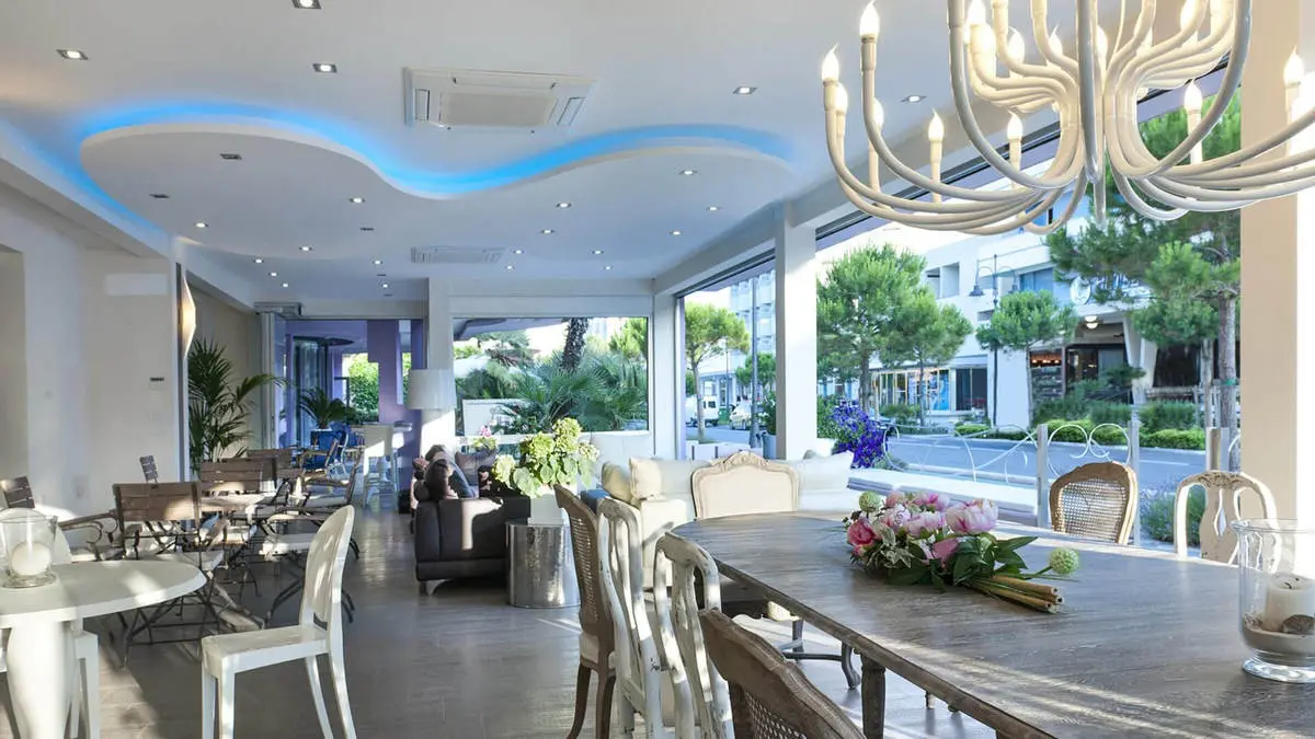 Restauracja i jedzenie w hotelu Lungomare