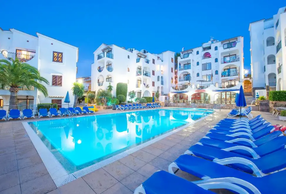 Basen w hotelu Mac Surfing Playa (ex Ona Surfing Playa)