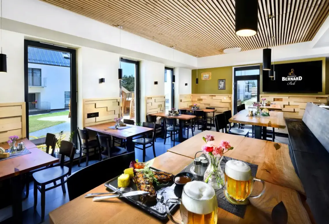Restauracja i jedzenie w hotelu Maladinovo Rezort