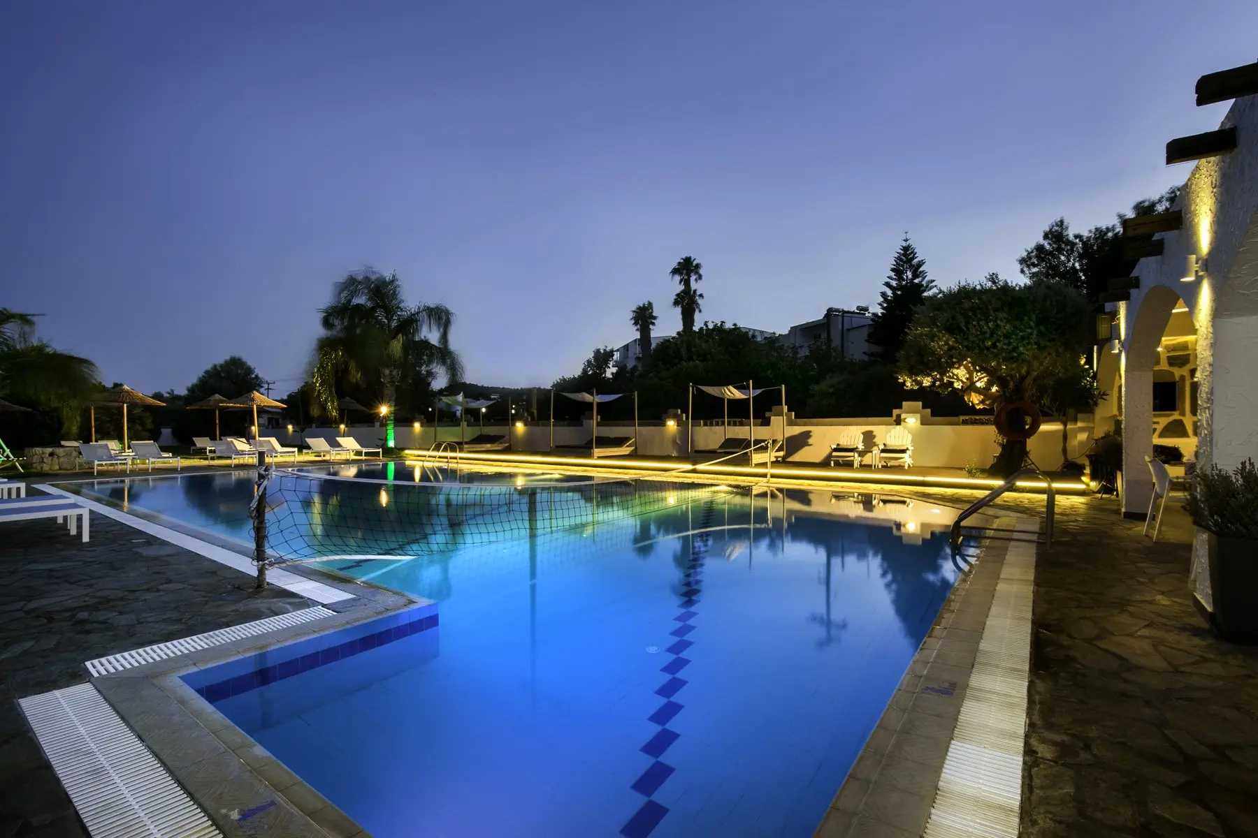 Basen w hotelu Malibu Boutique Studios