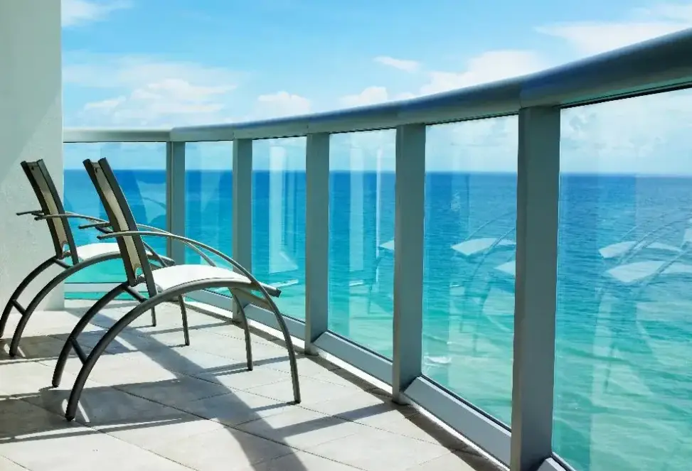 Widok z hotelu Marenas Beach Resort (ex Meridien Sunny Isles)