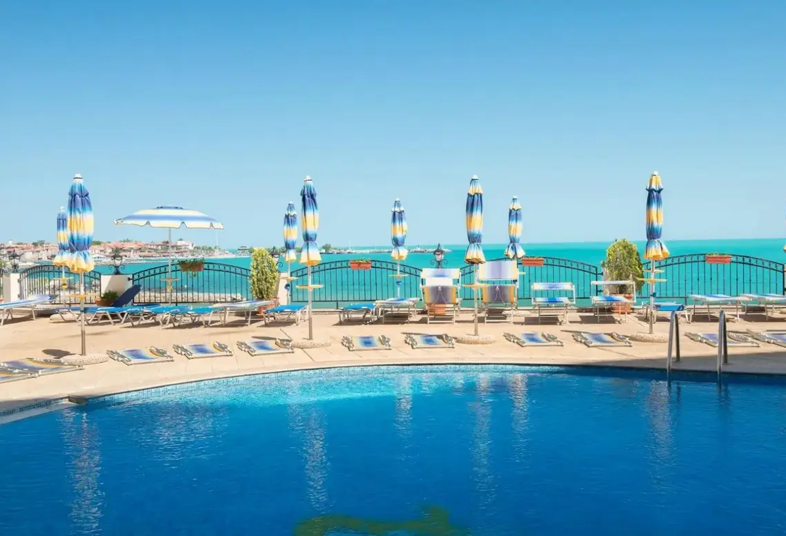 Basen w hotelu Mirage Nessebar