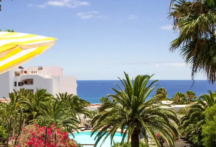 Basen w hotelu Monte Marina Naturist Resort