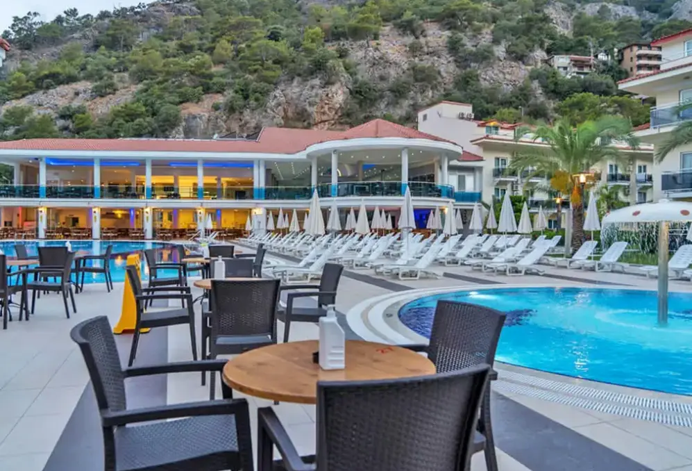 Basen w hotelu Montebello Resort