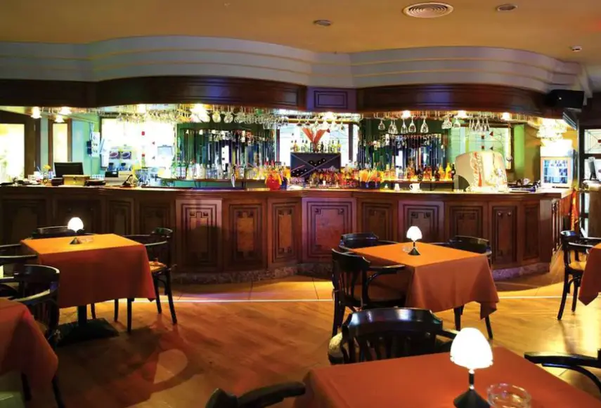 Restauracja i jedzenie w hotelu Motto Premium (ex. Orka Nergis Select)
