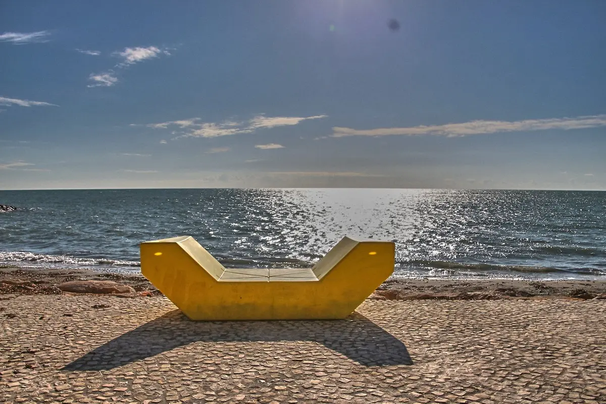 Plaża przy hotelu Nais Beach