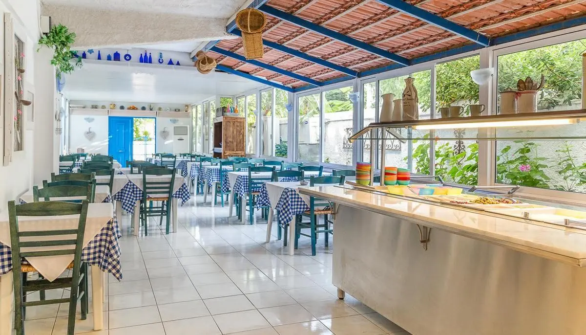 Restauracja i jedzenie w hotelu Nathalie