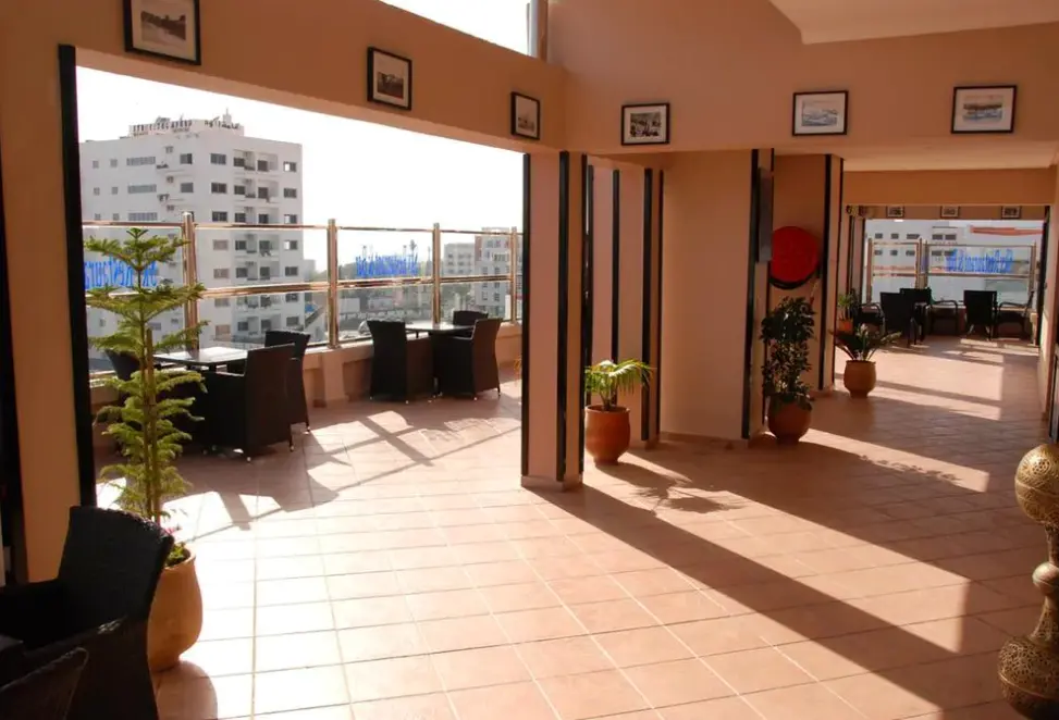 Restauracja i jedzenie w hotelu New Farah