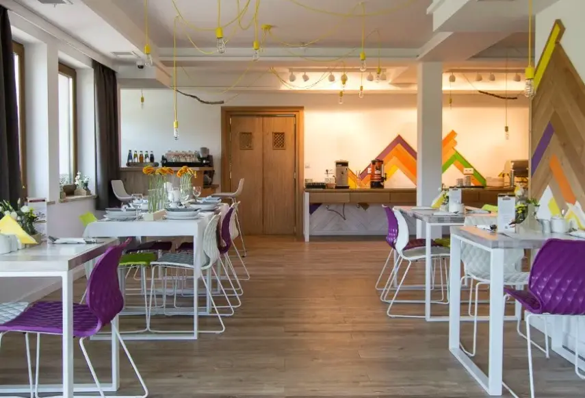 Restauracja i jedzenie w hotelu Novobilski