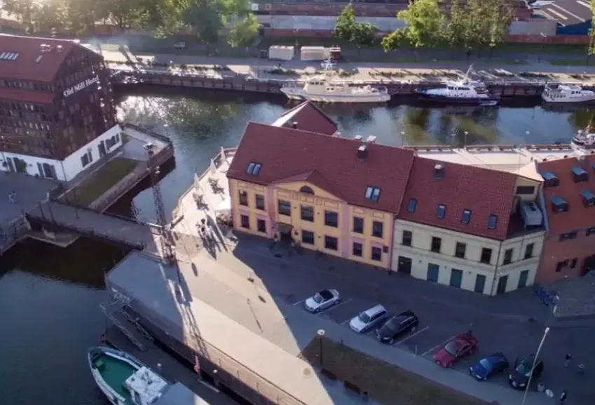 Widok z hotelu Old Port