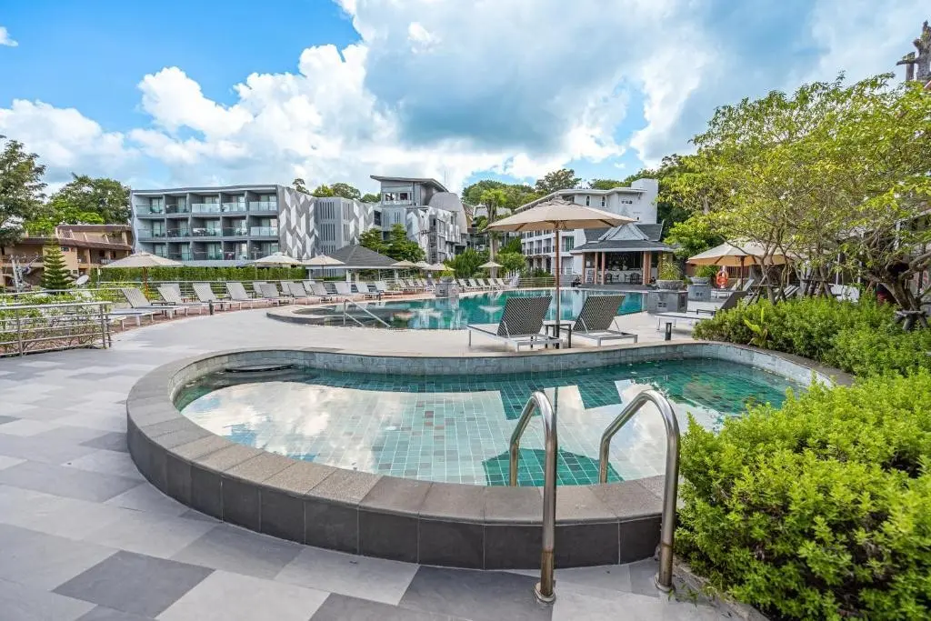 Basen w hotelu Orchidacea Resort