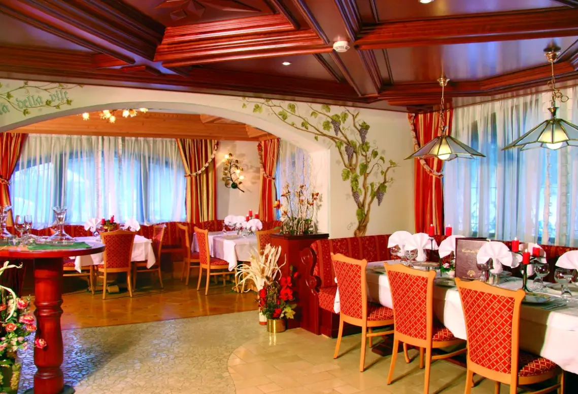 Restauracja i jedzenie w hotelu Park Rubino Deluxe