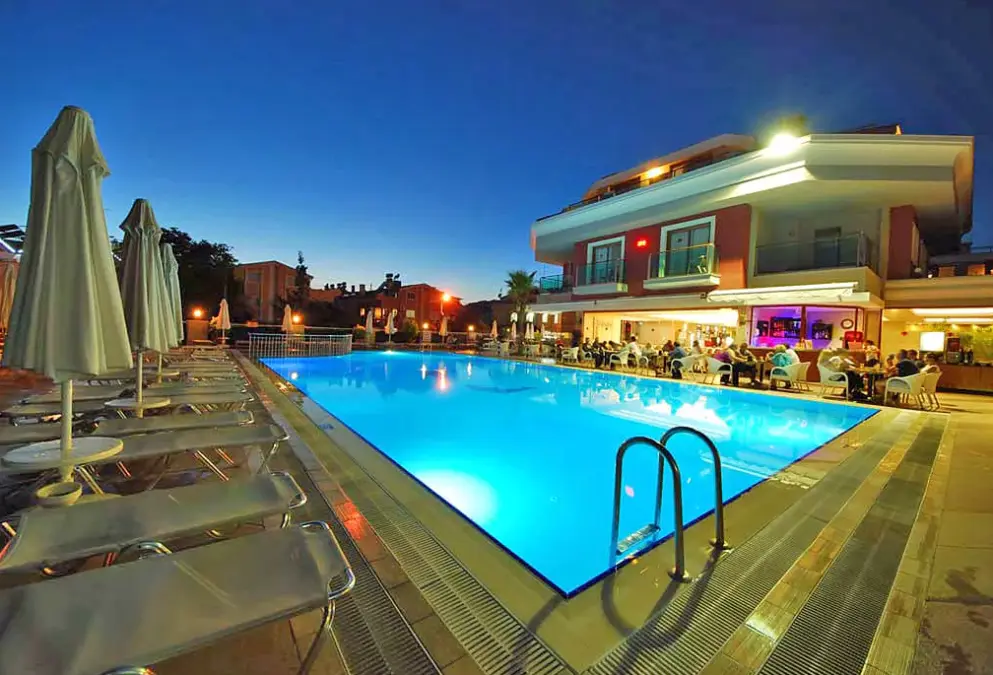 Basen w hotelu Pasa Bey