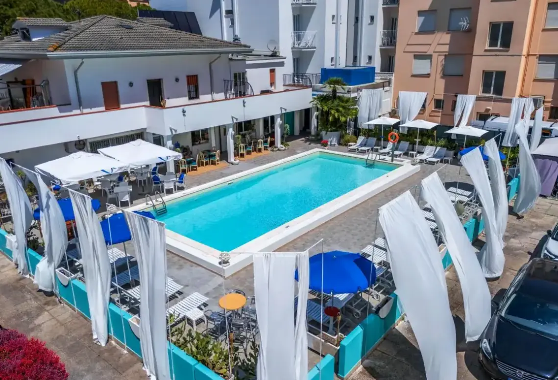 Basen w hotelu Portofino (Lido Di Jesolo)