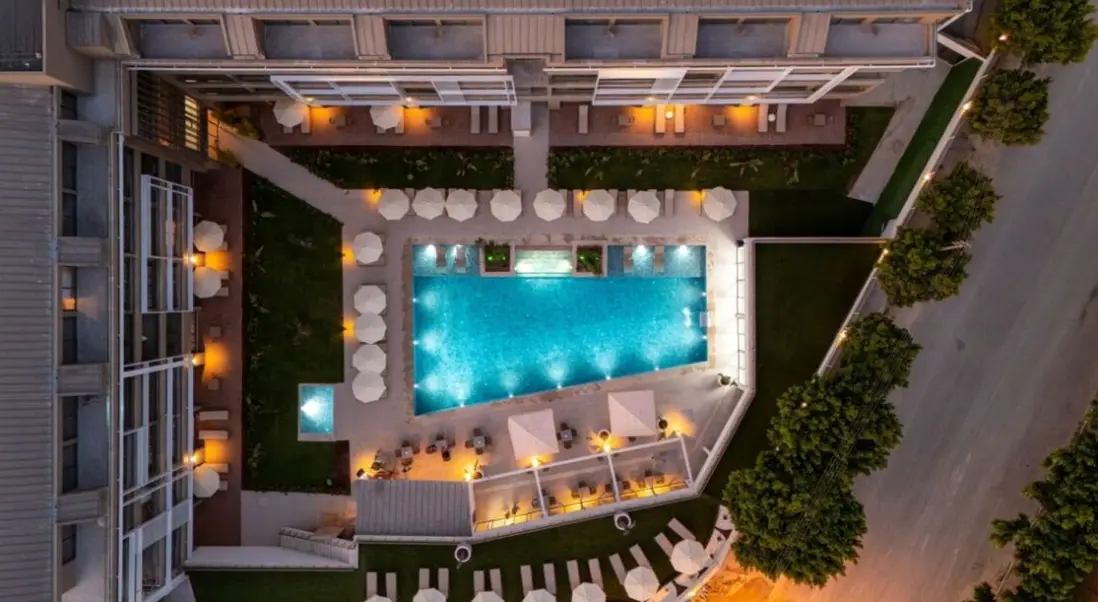 Basen w hotelu Prive Suite Side & Spa Hotel