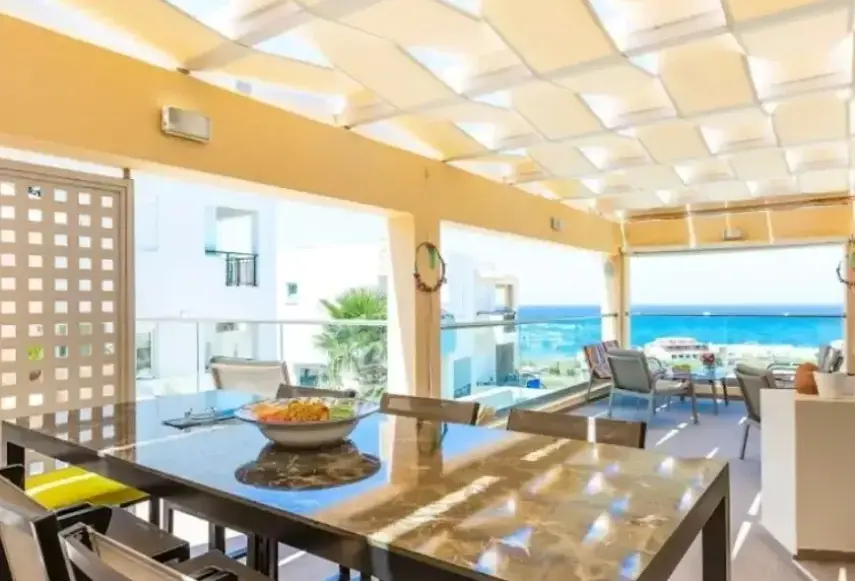 Restauracja i jedzenie w hotelu Radamanthys