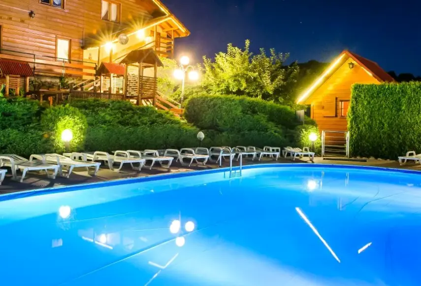 Basen w hotelu Rancho Adama