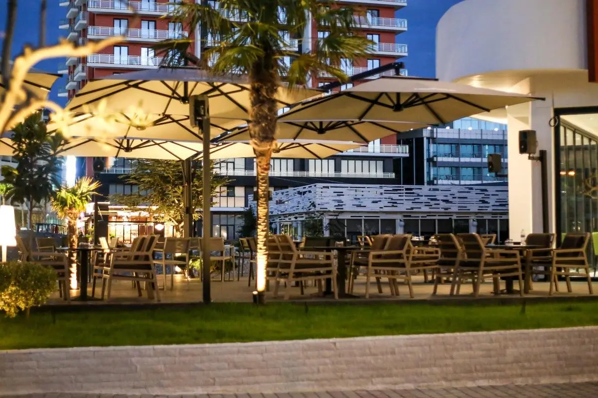Restauracja i jedzenie w hotelu Regina Garden