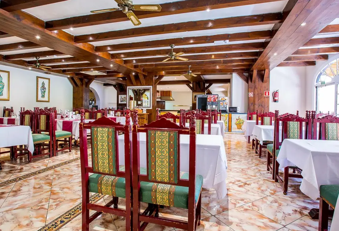Restauracja i jedzenie w hotelu Rey Carlos
