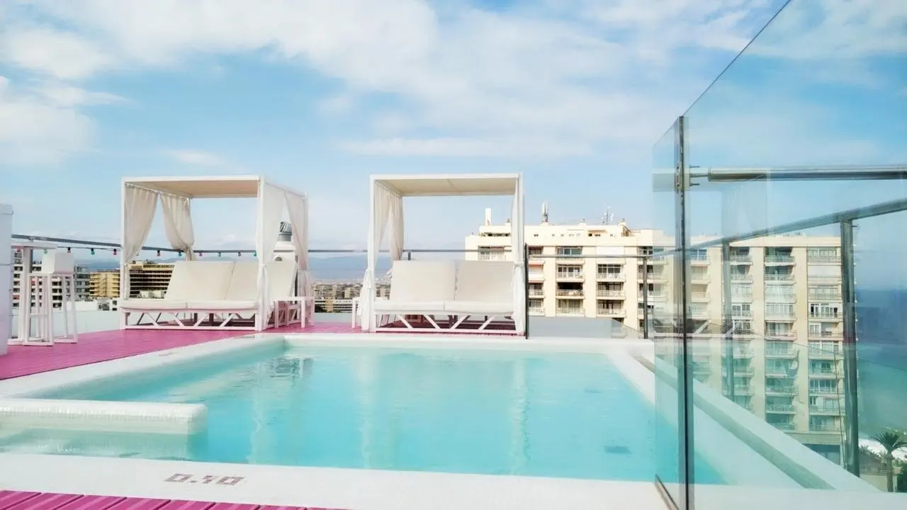 Basen w hotelu Ritual Torremolinos