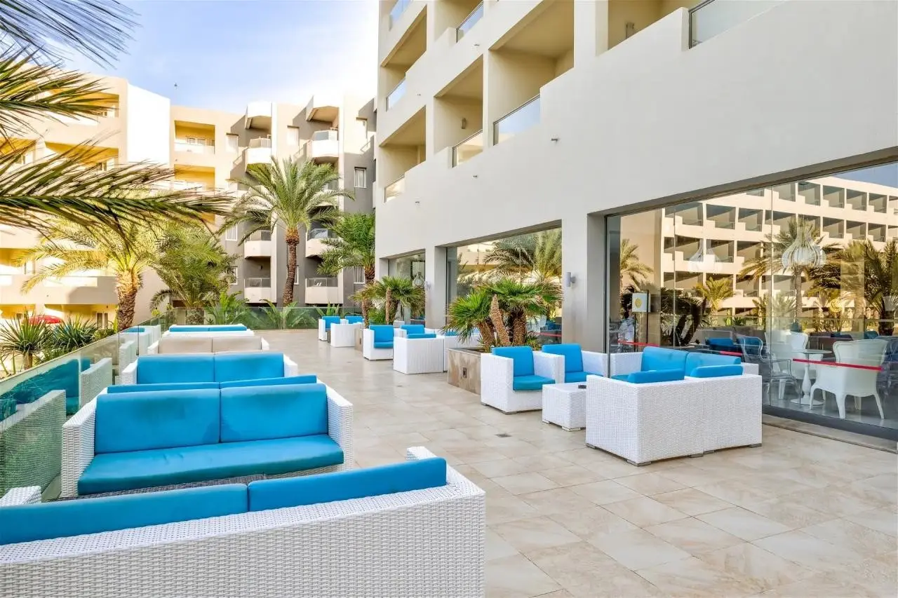 Basen w hotelu Rosa Beach Thalasso & Spa