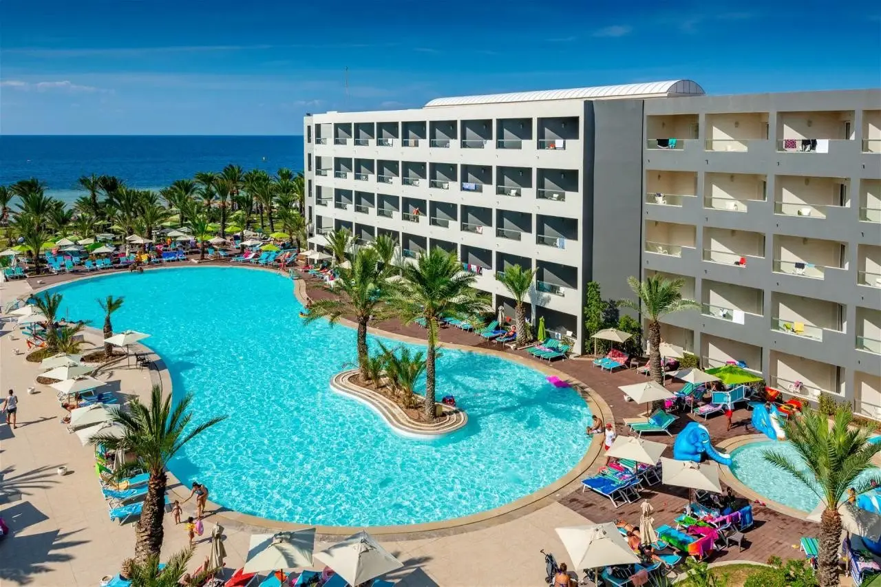 Basen w hotelu Rosa Beach Thalasso & Spa