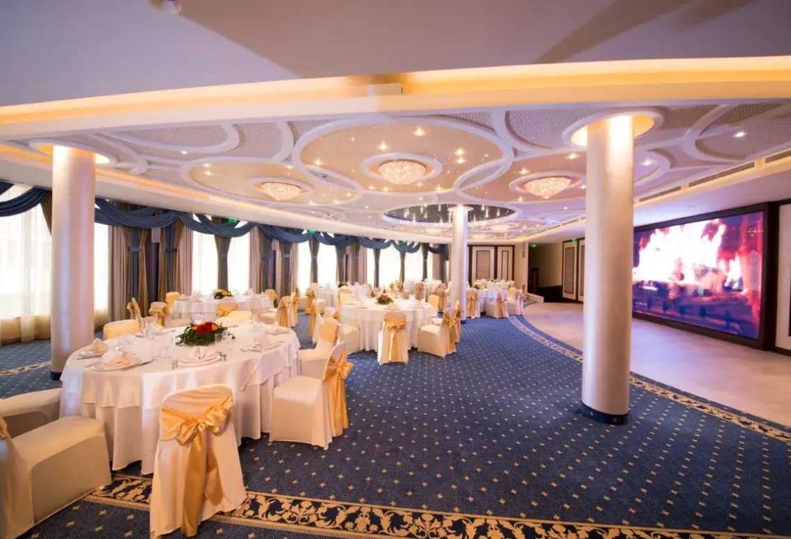Restauracja i jedzenie w hotelu Rosslyn Dimyat