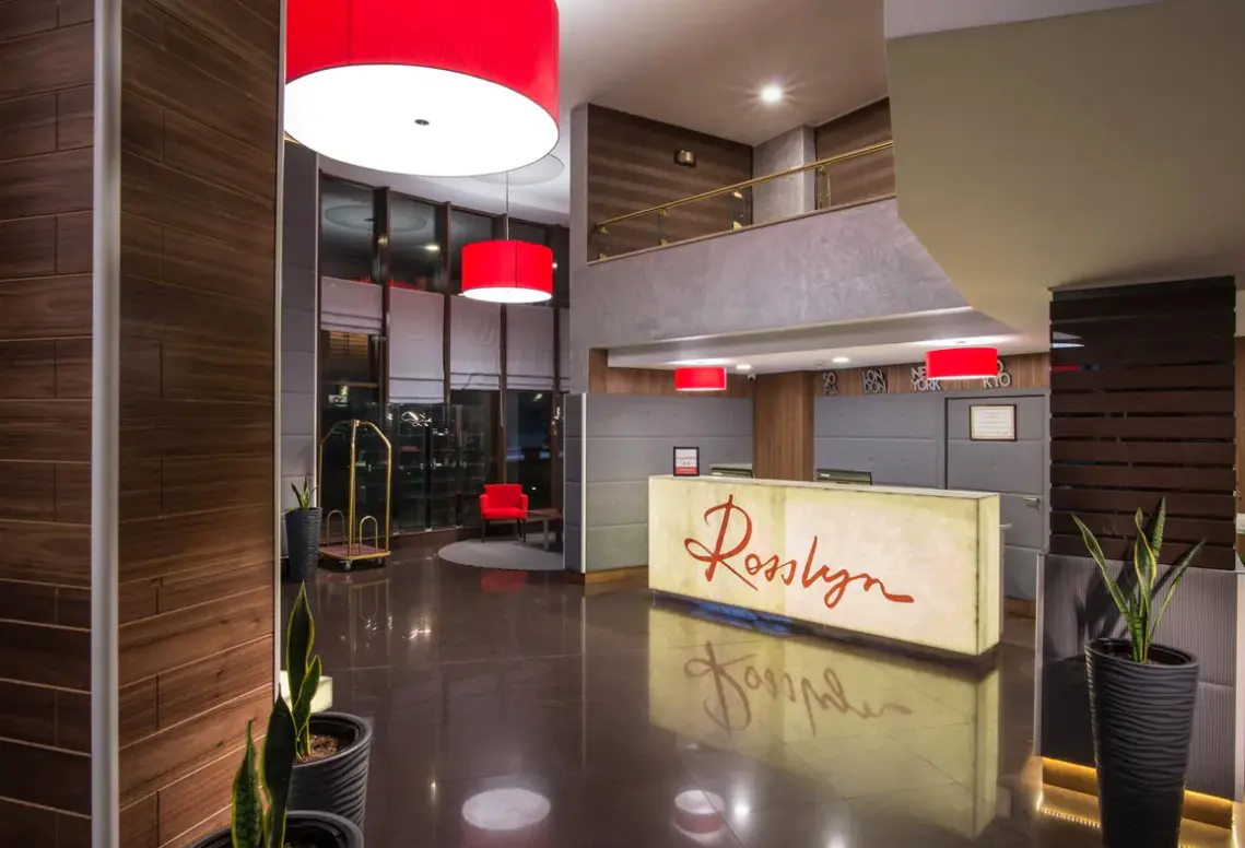 Lobby hotelu Rosslyn Dimyat