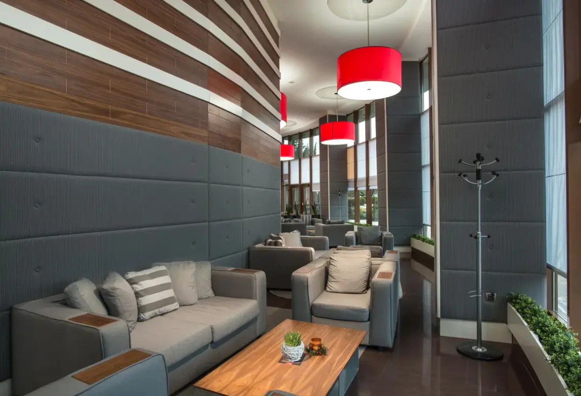 Lobby hotelu Rosslyn Dimyat