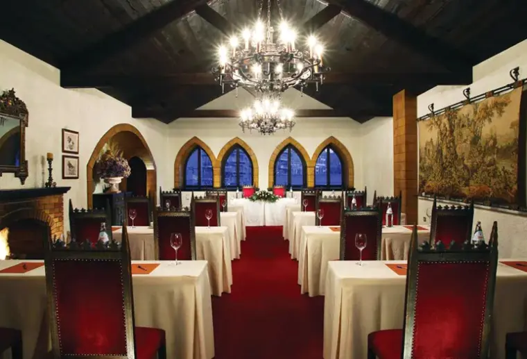 Restauracja i jedzenie w hotelu Royal Olympic