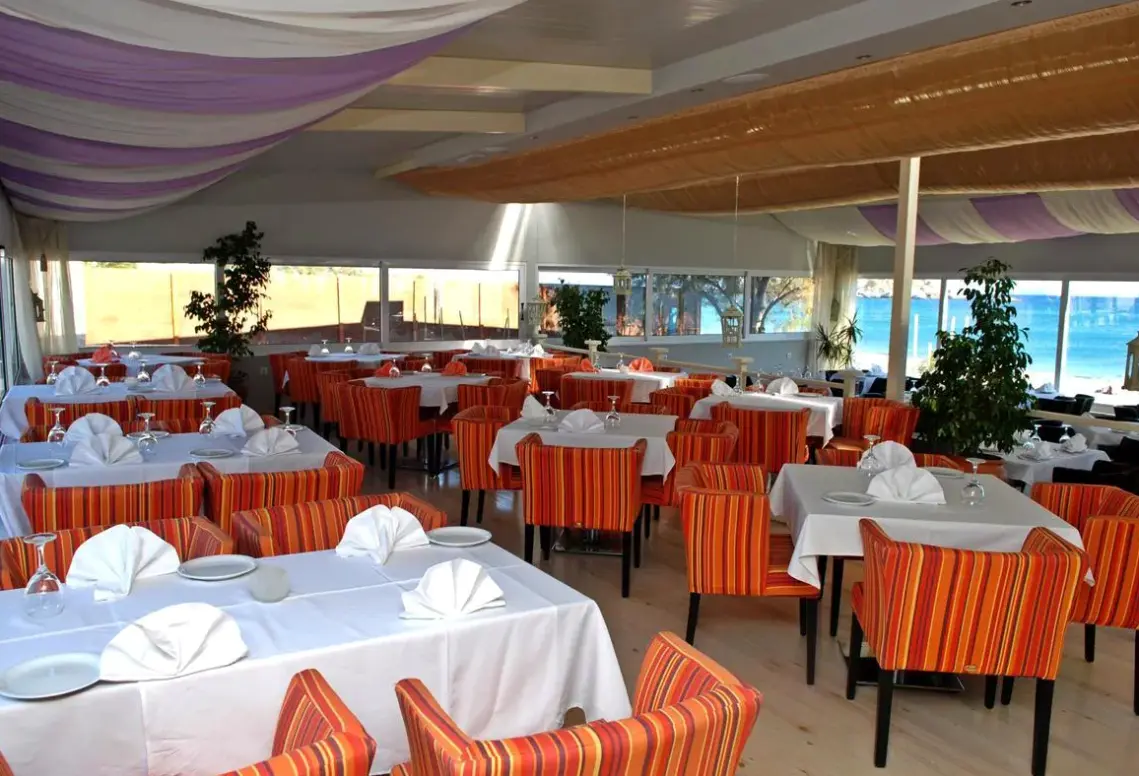 Restauracja i jedzenie w hotelu Sacallis Inn Beach