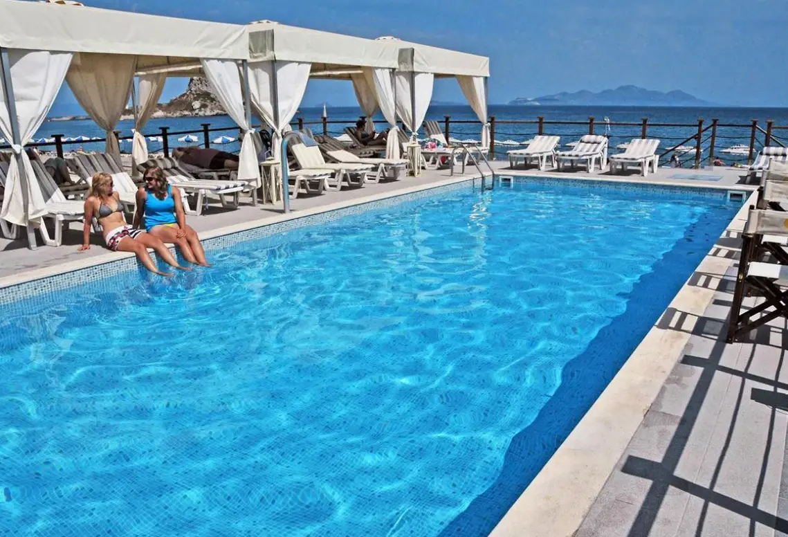 Basen w hotelu Sacallis Inn Beach