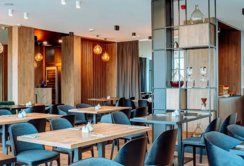 Restauracja i jedzenie w hotelu Saltic Resort & Spa