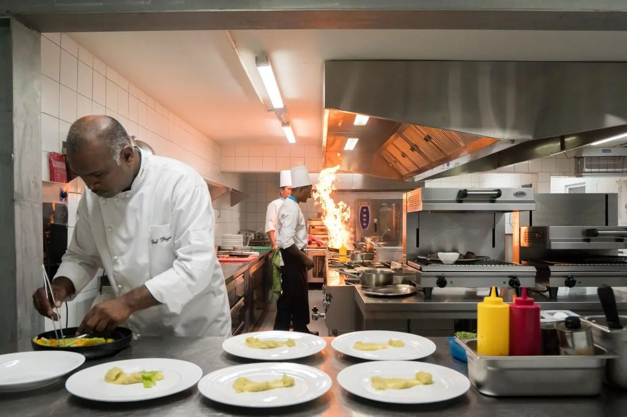 Restauracja i jedzenie w hotelu Seasense Boutique Hotel & Spa