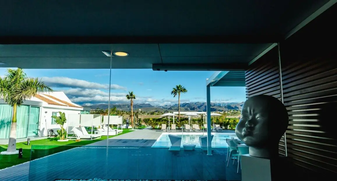 Basen w hotelu Seven Hotel & Wellness