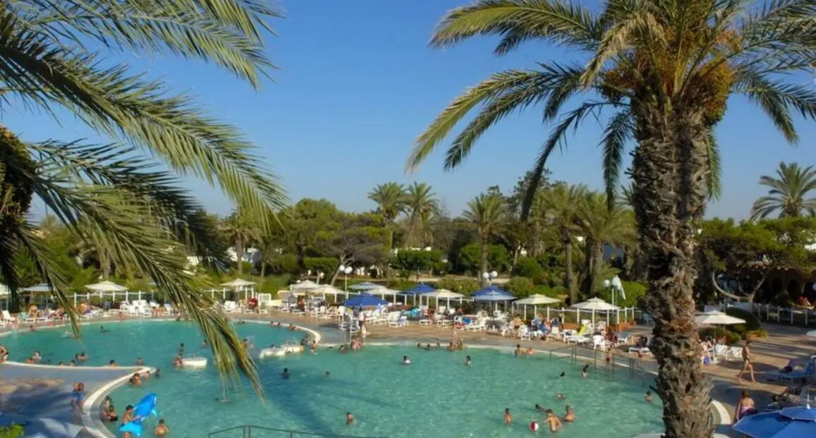 Basen w hotelu Shems Holiday Village
