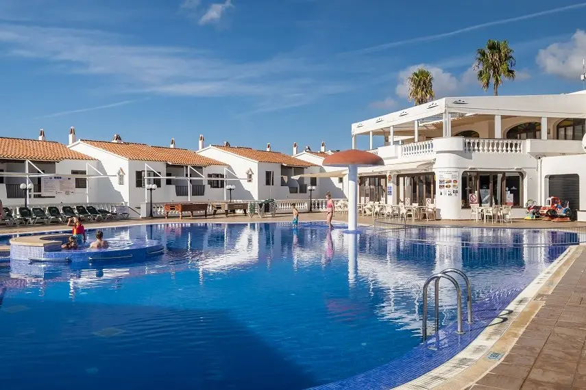 Basen w hotelu Son Bou Gardens