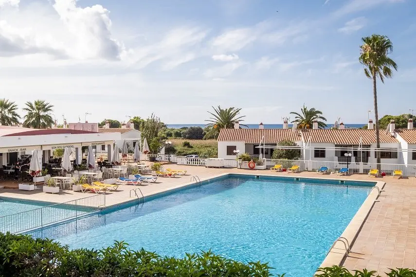 Basen w hotelu Son Bou Gardens