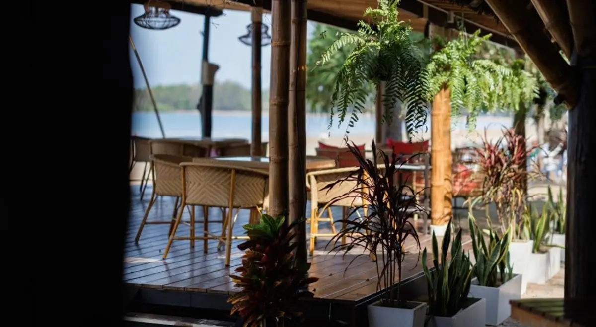 Restauracja i jedzenie w hotelu Southern Lanta Resort