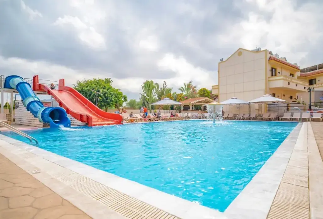 Basen w hotelu St. Constantin