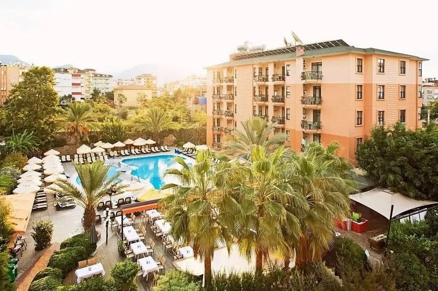 Basen w hotelu Sunpark Garden