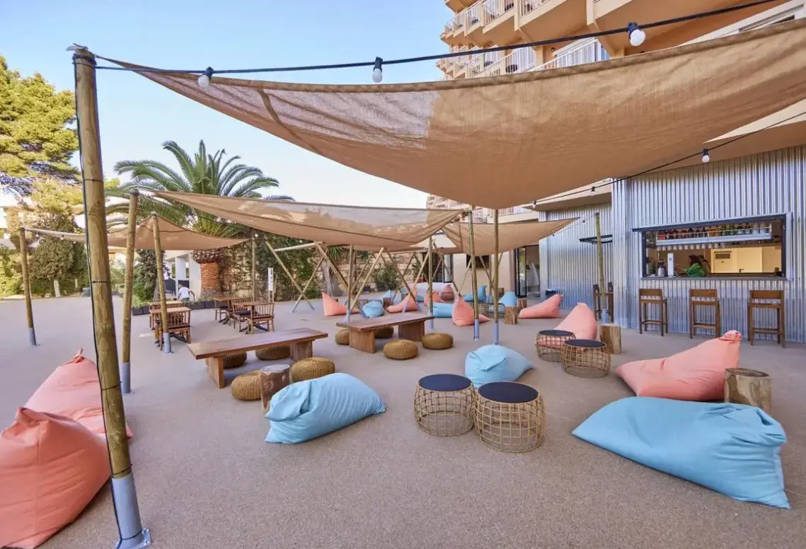 Basen w hotelu tent Palmanova (ex. Don Bigote)