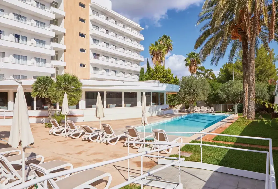 Basen w hotelu tent Playa de Palma (ex. Fergus Geminis)