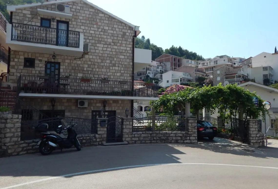 Hotel Teodora Apartments w Czarnogóra (Riwiera Czarnogórska) - oferta last minute