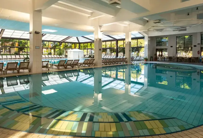 Basen w hotelu Terme Jezercica