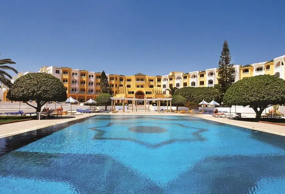 Basen w hotelu Thapsus