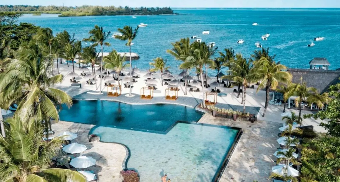 Hotel The Bay Club at Anahita