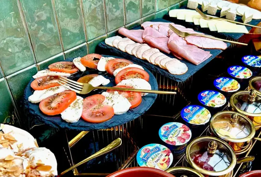 Restauracja i jedzenie w hotelu The Bogusz