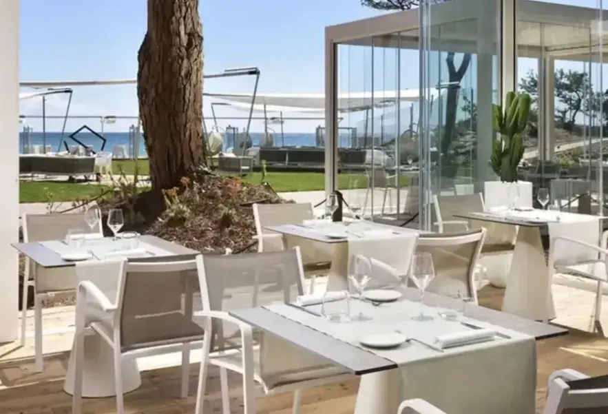 Restauracja i jedzenie w hotelu The Sense Experience Resort