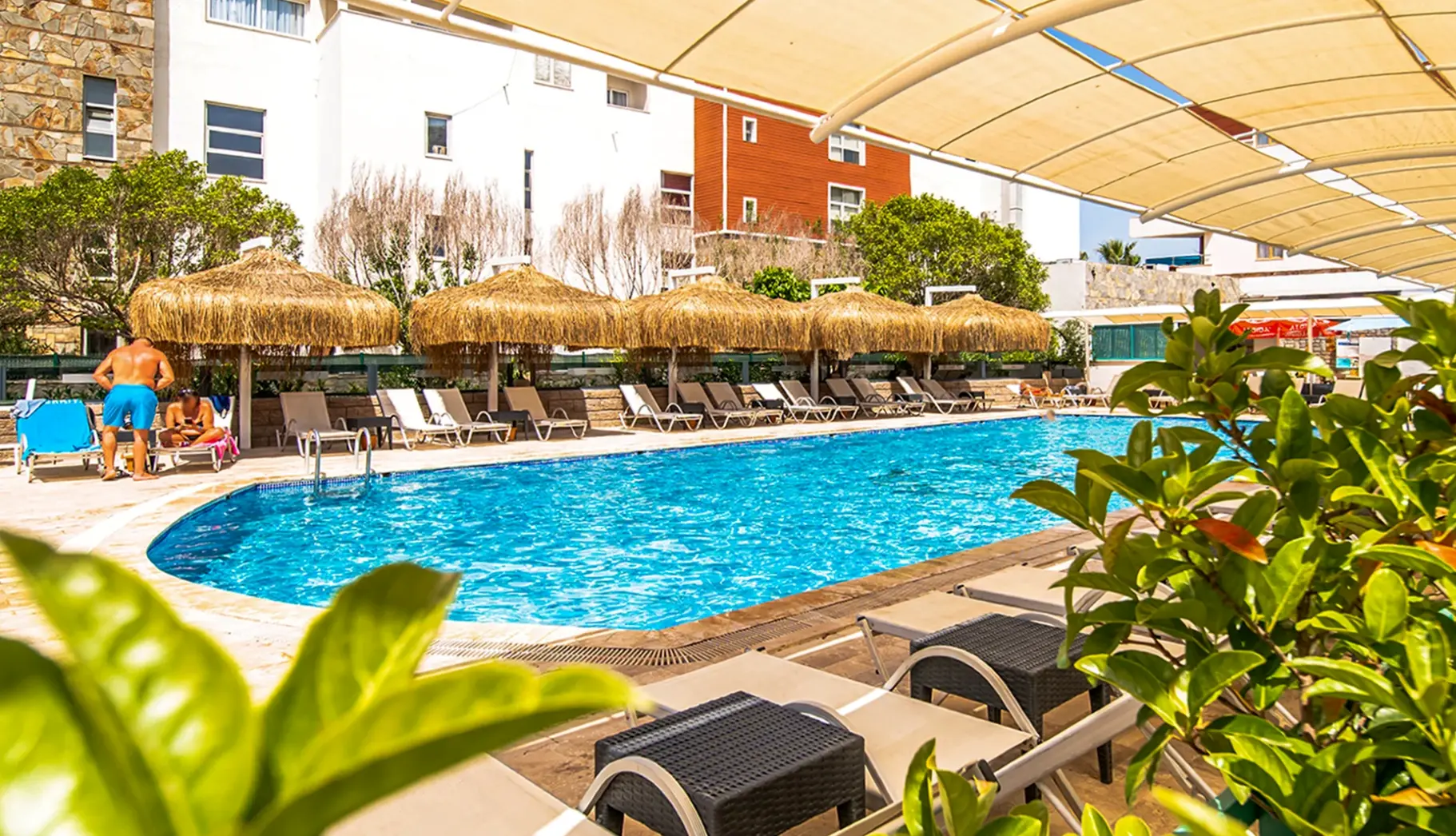 Basen w hotelu Tiana Beach Resort